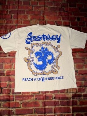 100% authentic Men’s XXL Hellstar “Yoga”T Shirt Brand New